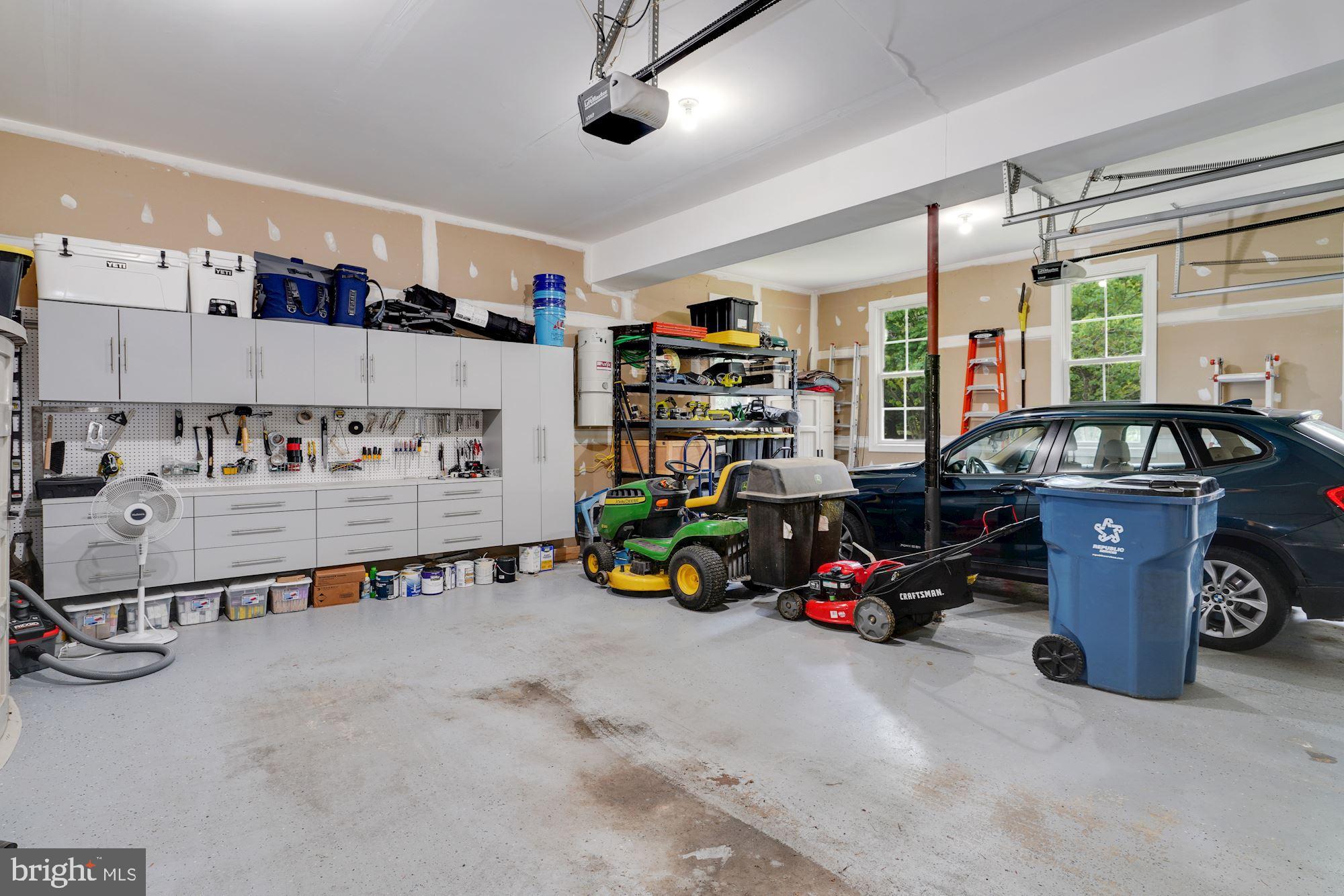 KNOLLWOOD - Residential