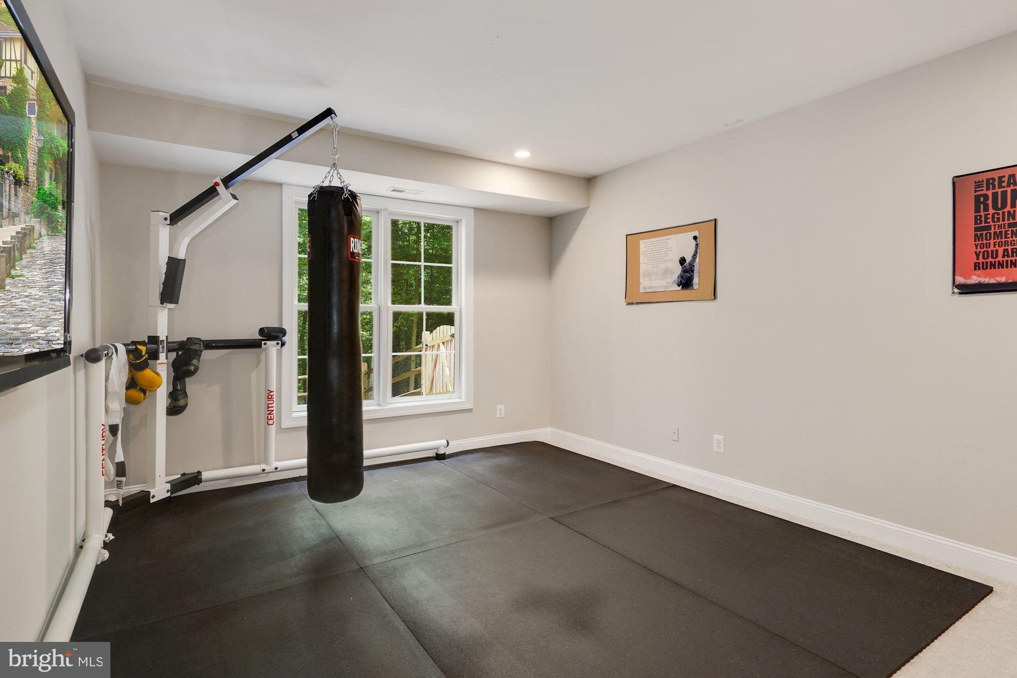 KNOLLWOOD - Residential