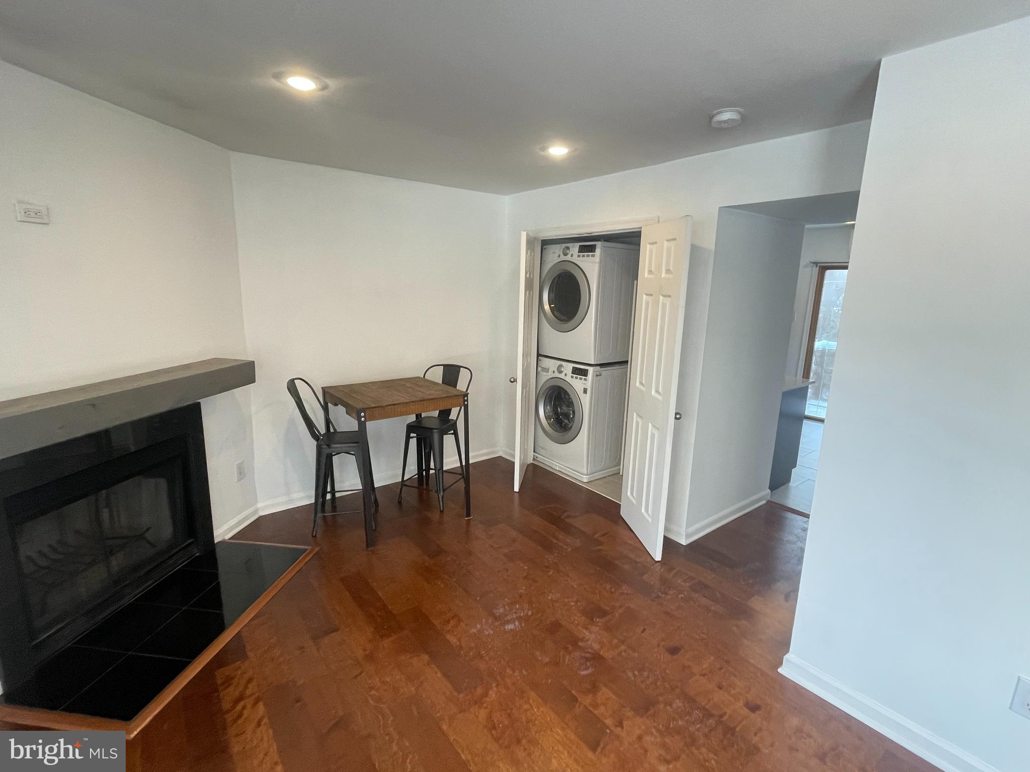 2135 TAYLOR STREET N A