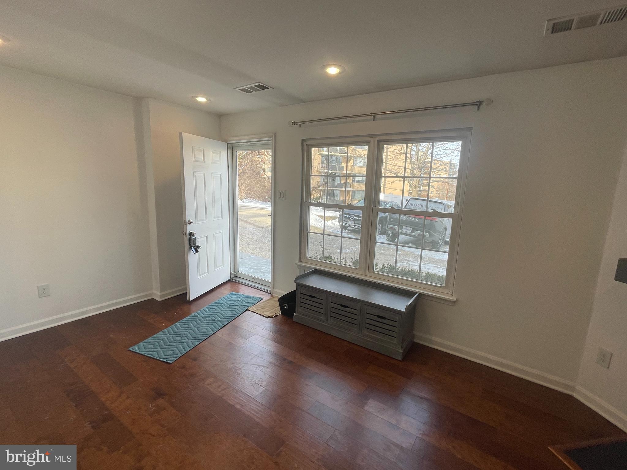 2135 TAYLOR STREET N A