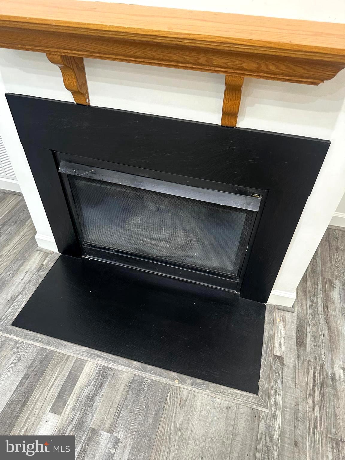 BRINKLEY OVERLOOK - Residential Lease