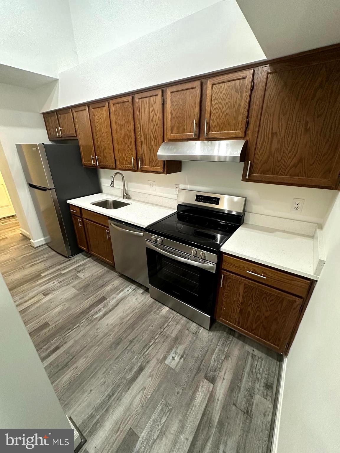 BRINKLEY OVERLOOK - Residential Lease