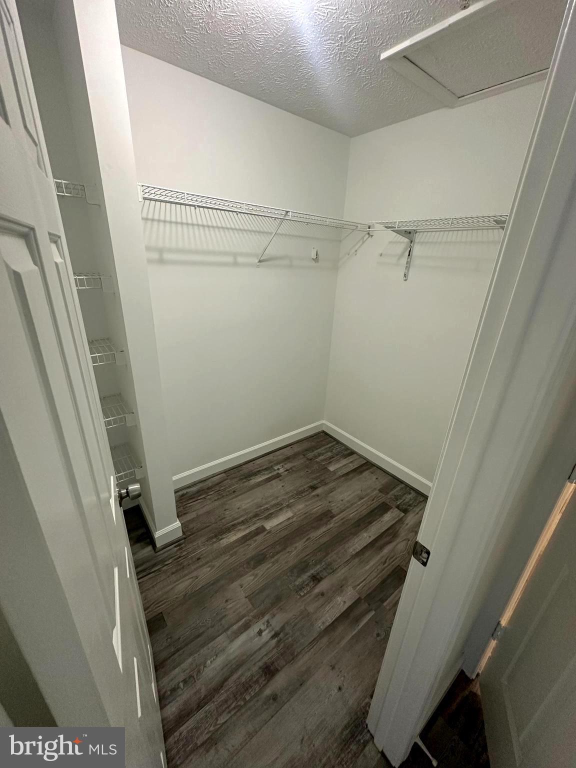 BRINKLEY OVERLOOK - Residential Lease