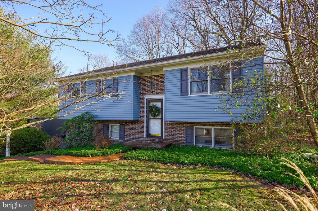 Photo of 1069 BLAIRTON CT, MANHEIM, PA 17545 (MLS # PALA2031406)