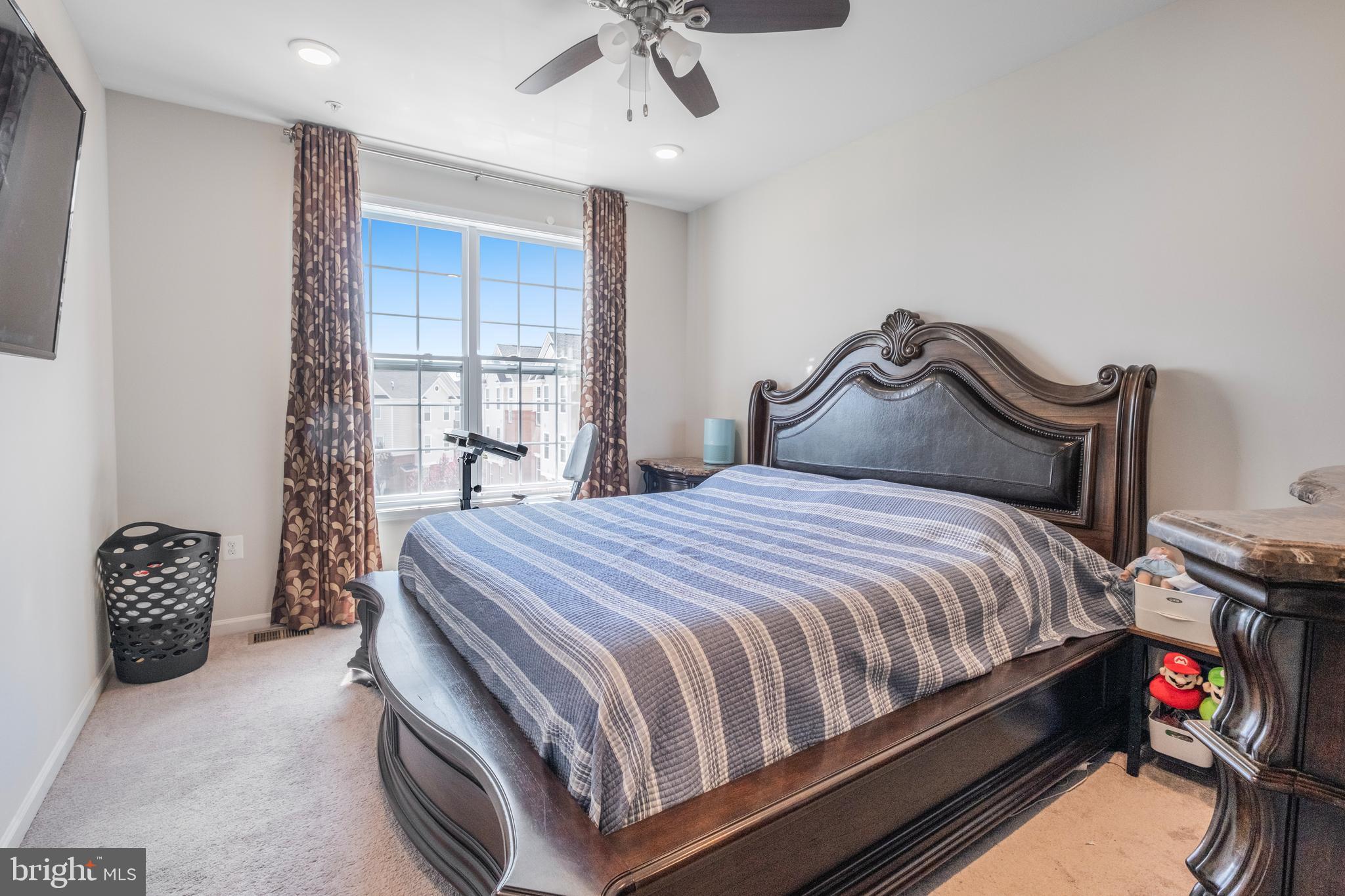 RIDGES AT LOUDOUN VALLEY - Residential