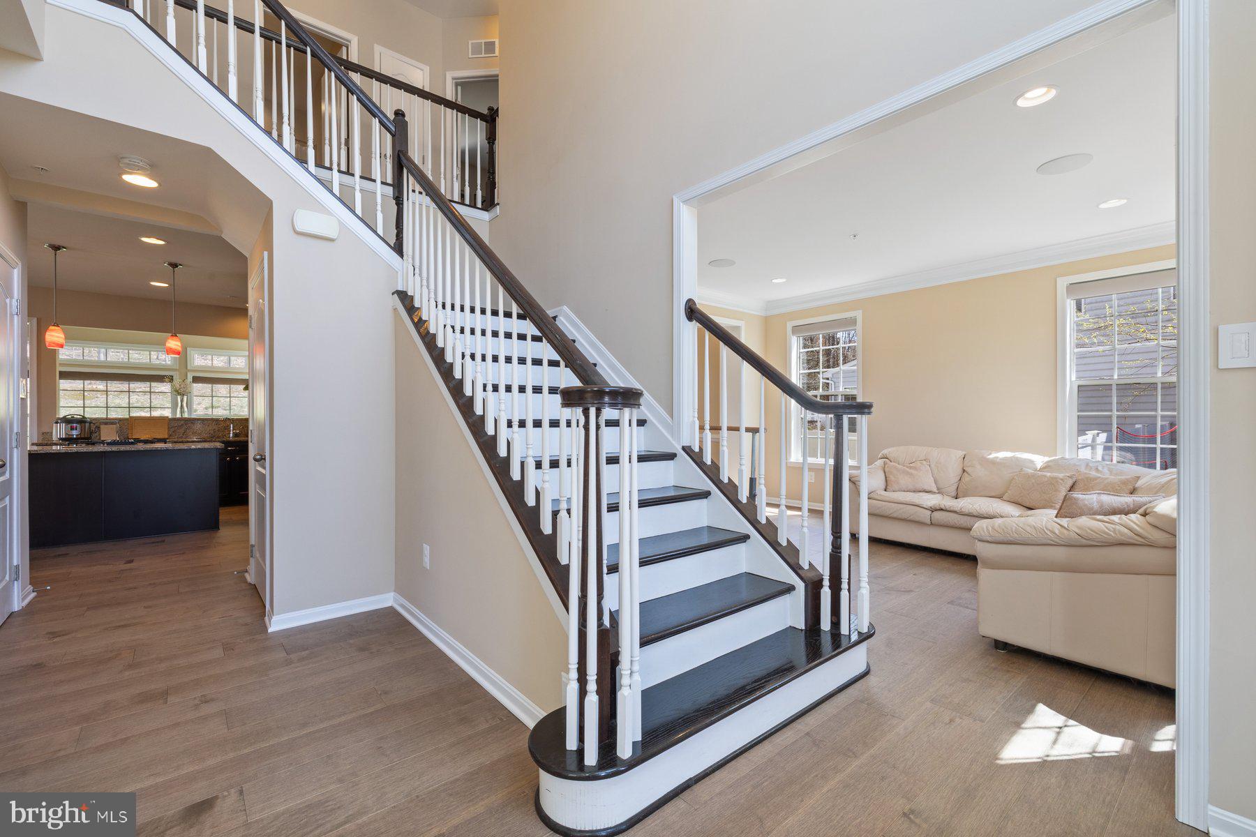1212 GREGORY COURT