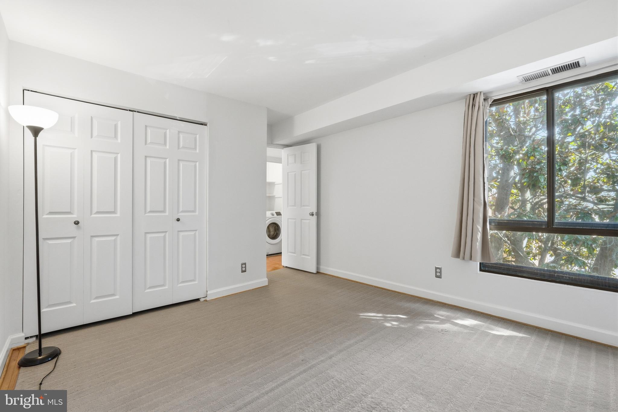 HERITAGE COURT - Residential