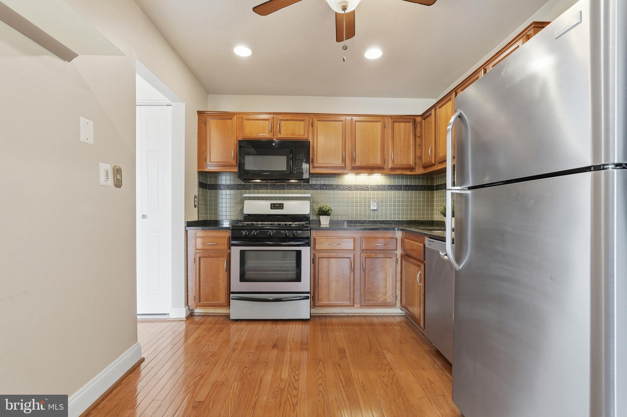 HERITAGE COURT - Residential