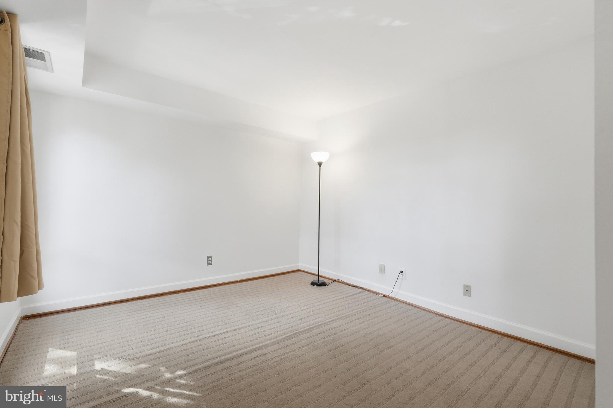 HERITAGE COURT - Residential