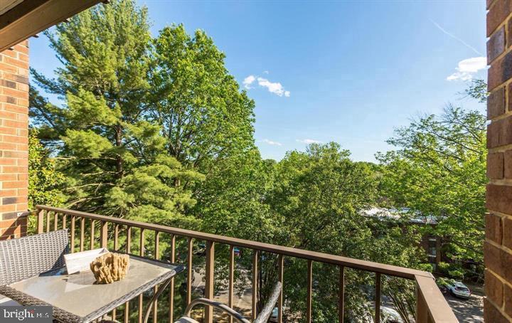 HERITAGE COURT - Residential