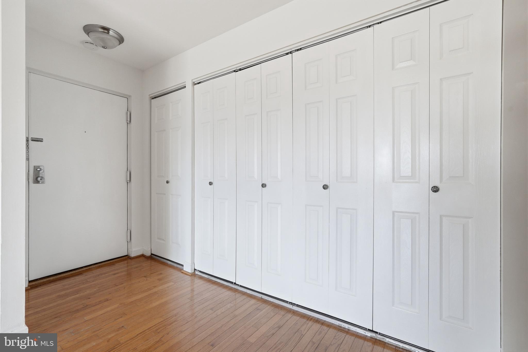 HERITAGE COURT - Residential