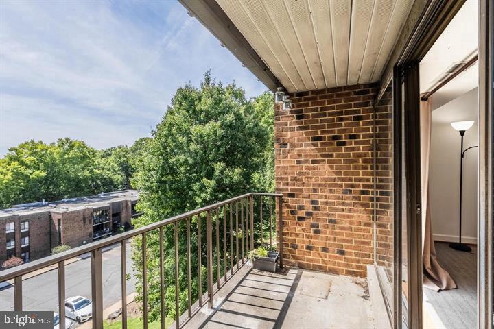 4414 ISLAND PLACE 302