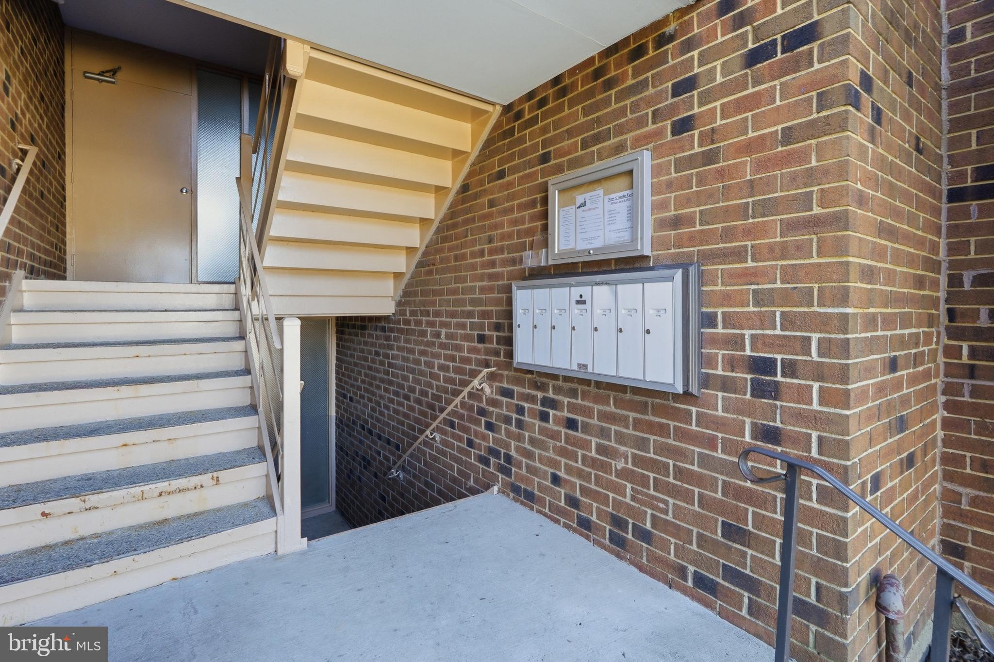 HERITAGE COURT - Residential