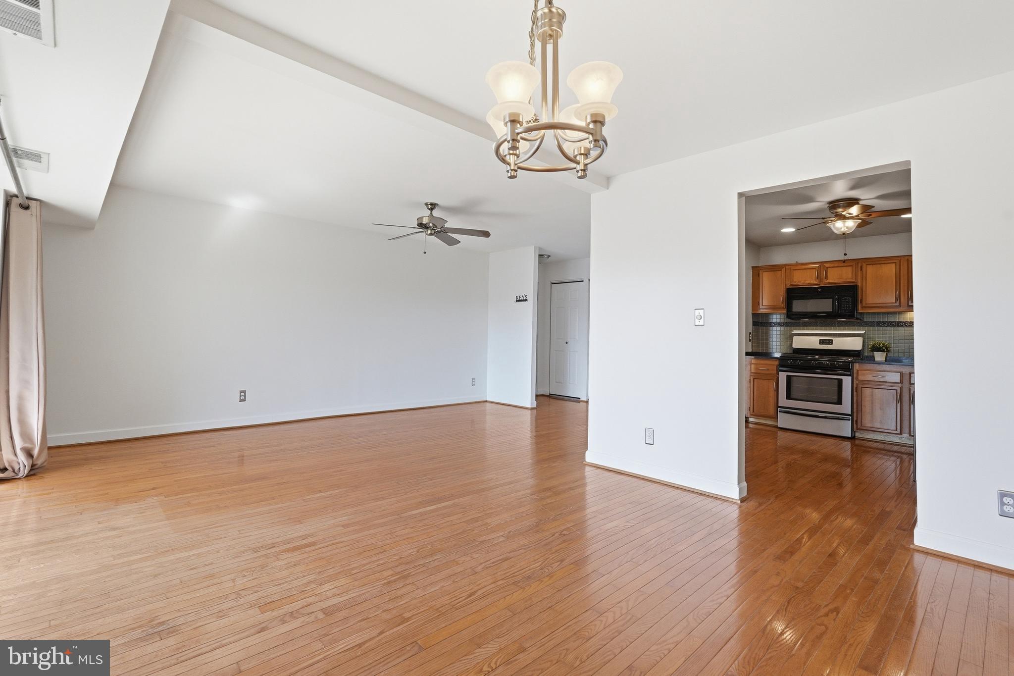 HERITAGE COURT - Residential