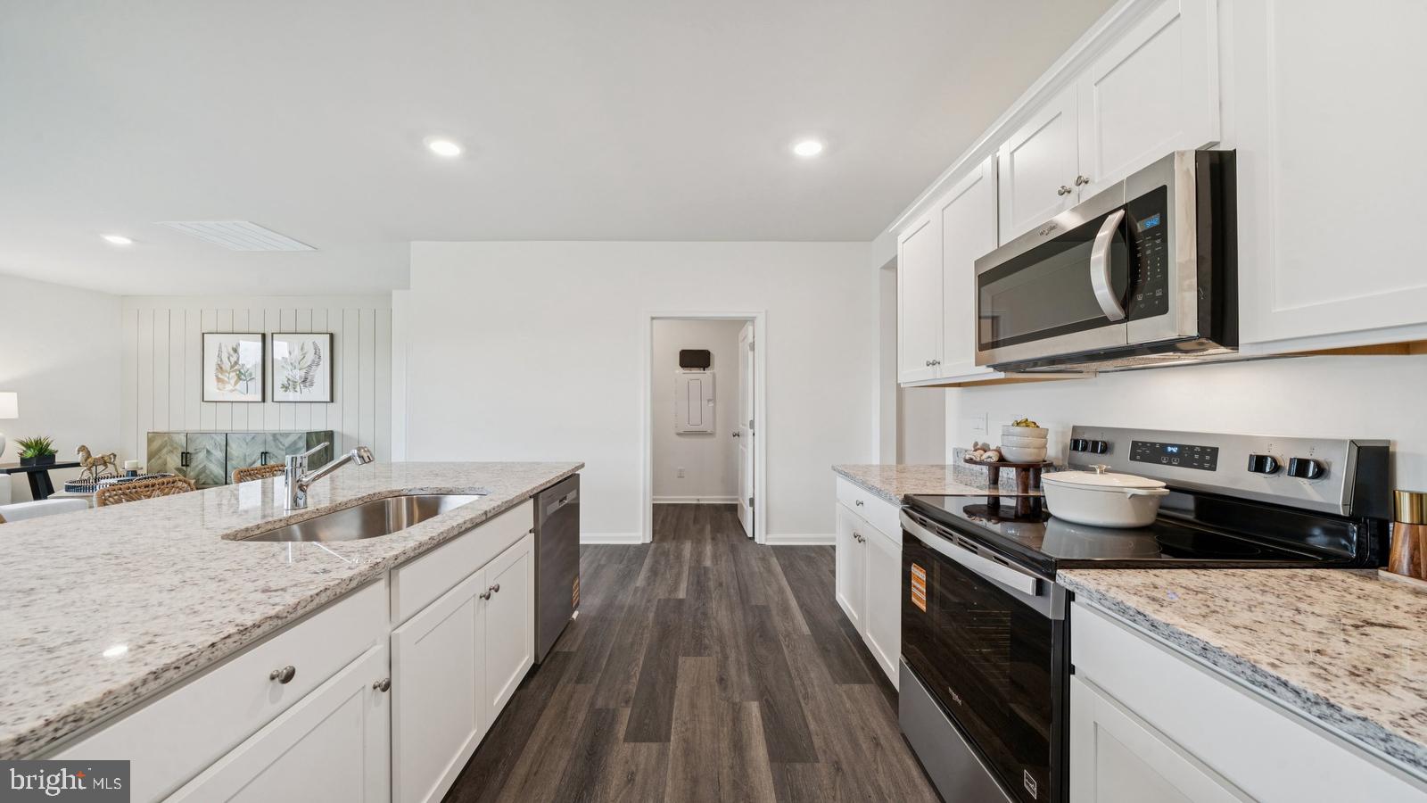 LADYSMITH VILLAGE - Residential