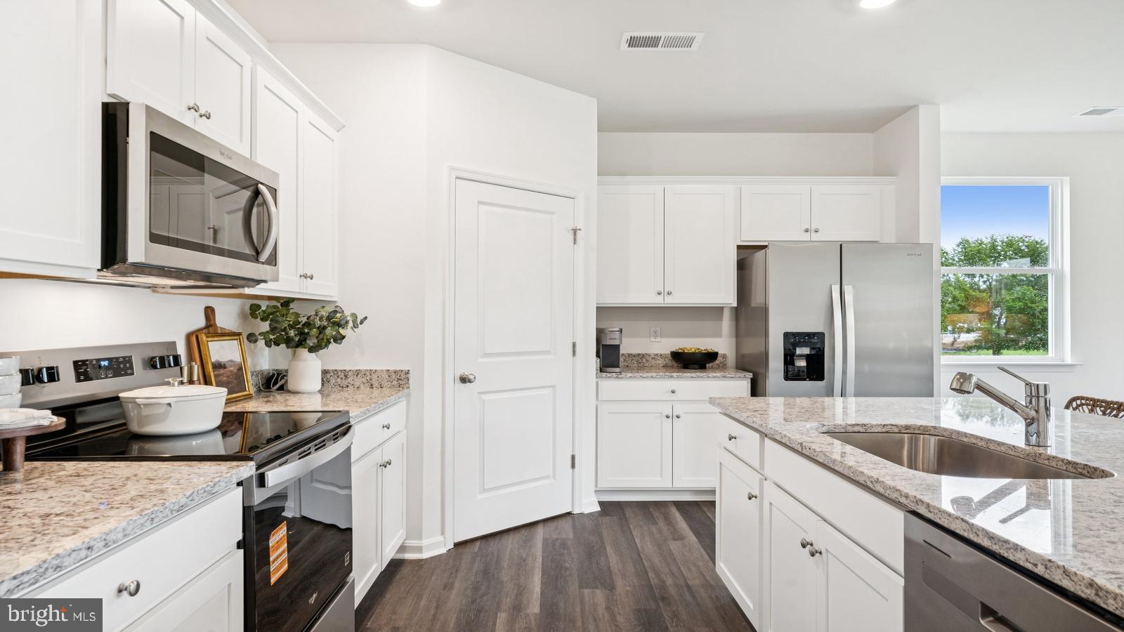 LADYSMITH VILLAGE - Residential