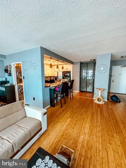 SKYLINE PLAZA - Residential Lease