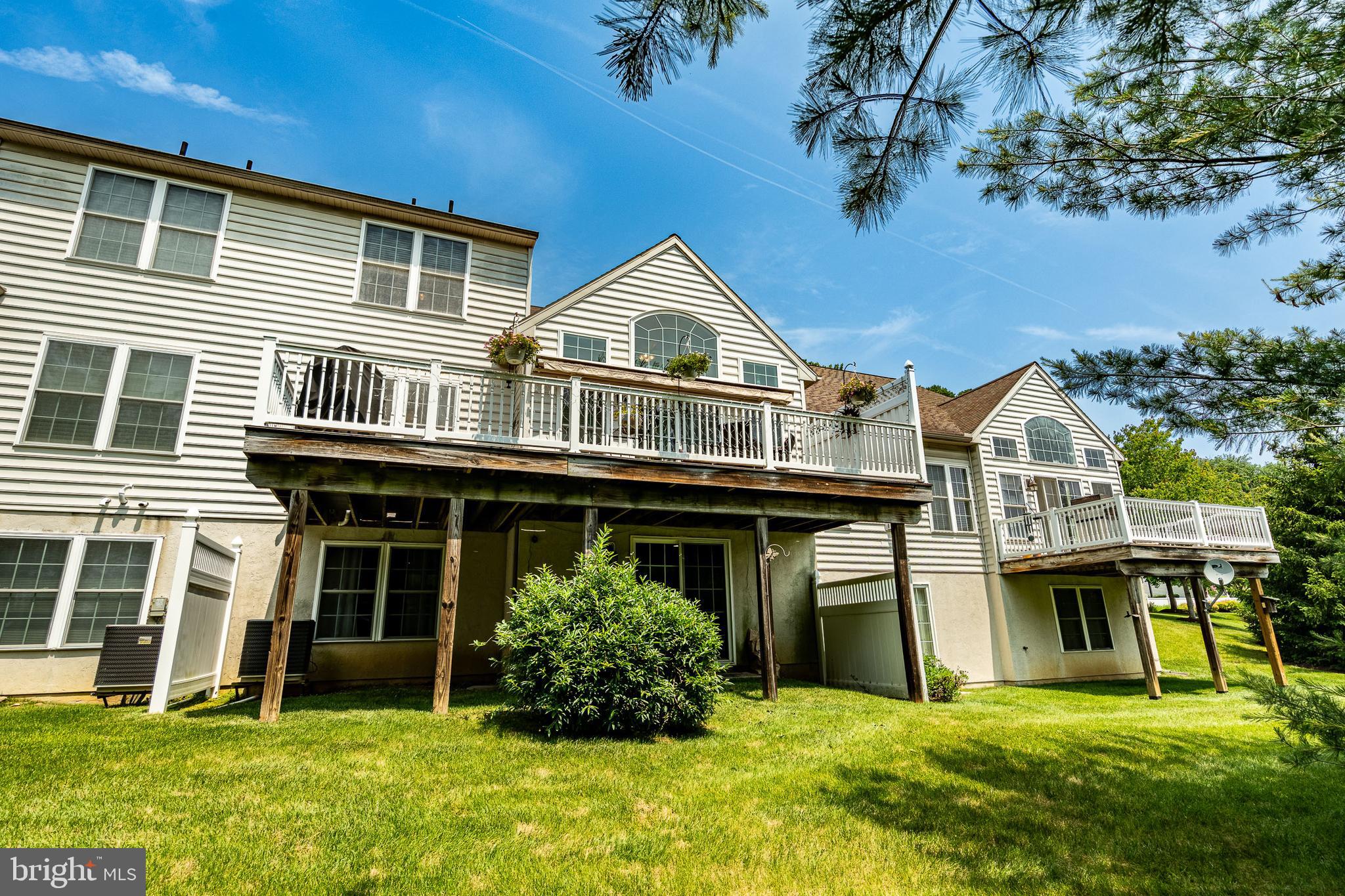 THE WOODS AT ROCK RAYMOND - Residential