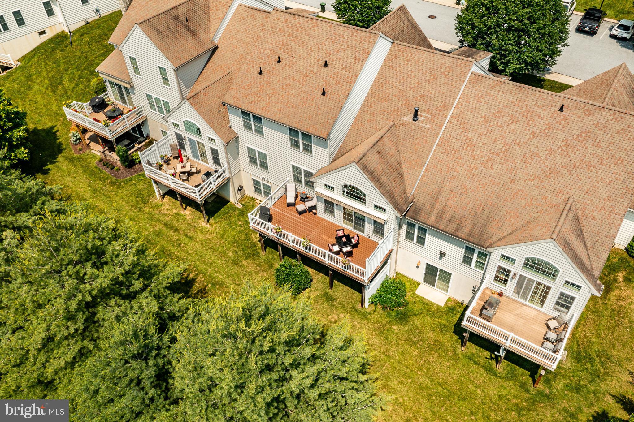 THE WOODS AT ROCK RAYMOND - Residential