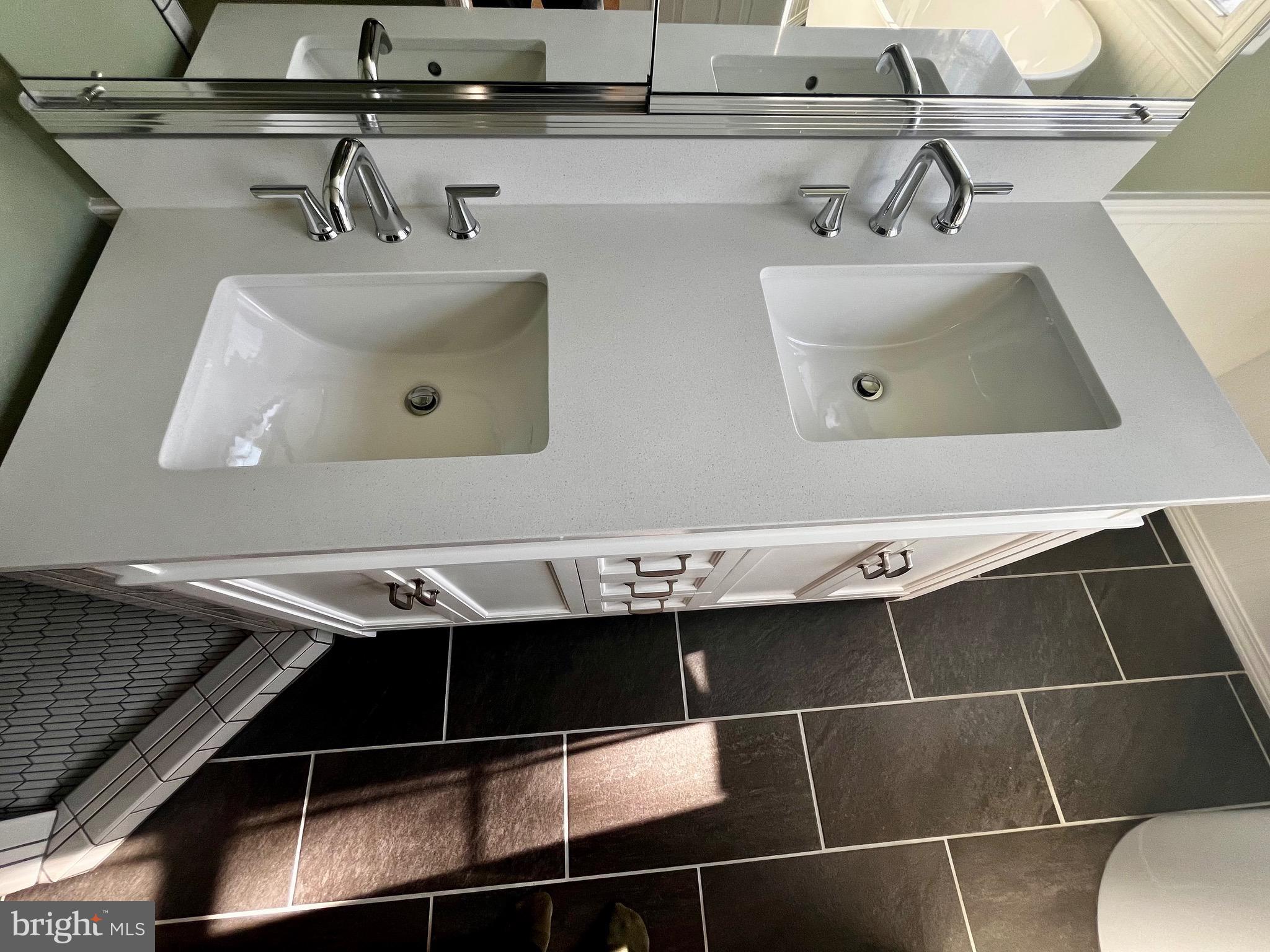 PARADISE - Residential