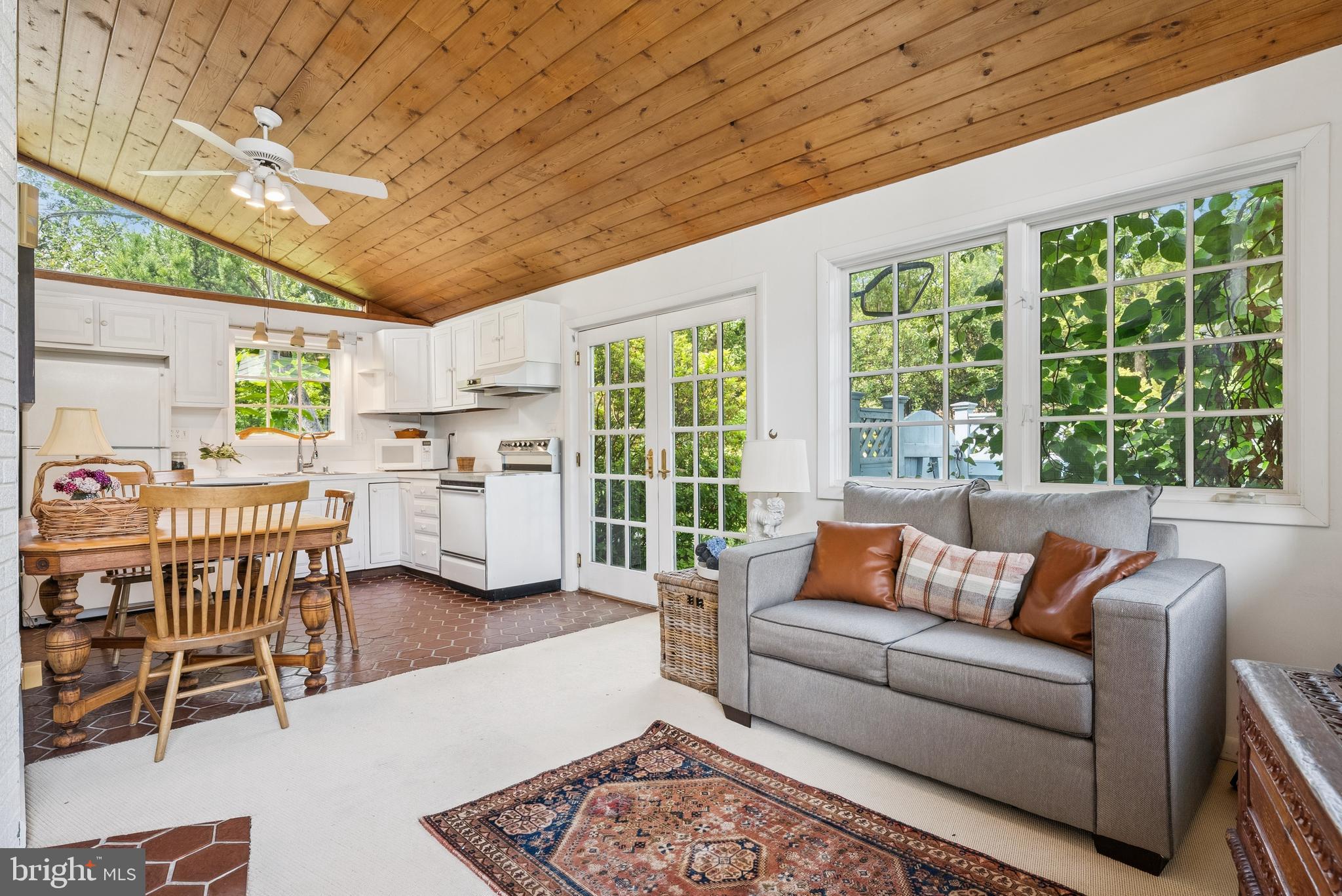 MANSION DRIVE - Residential