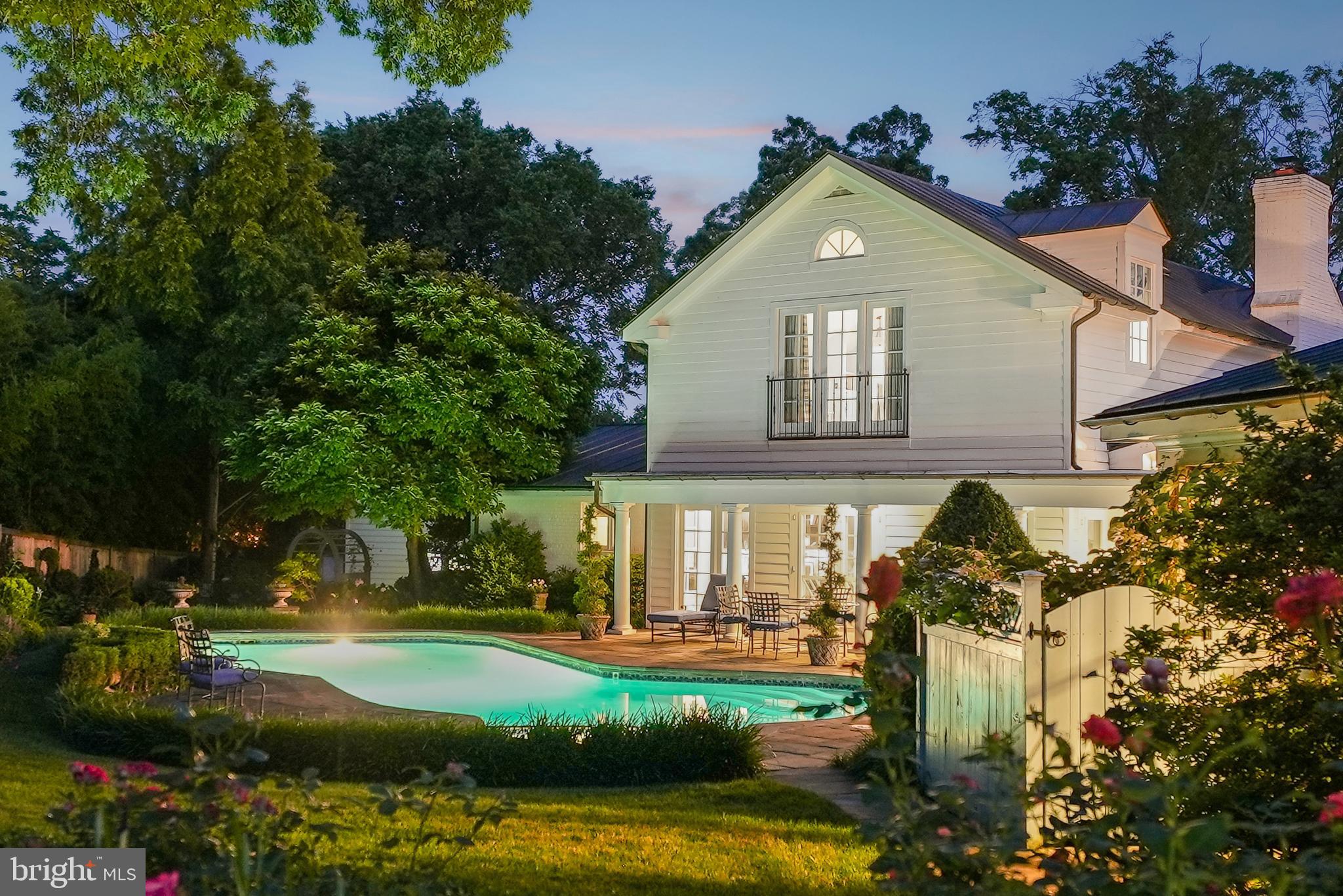 320 1/2 MANSION DRIVE