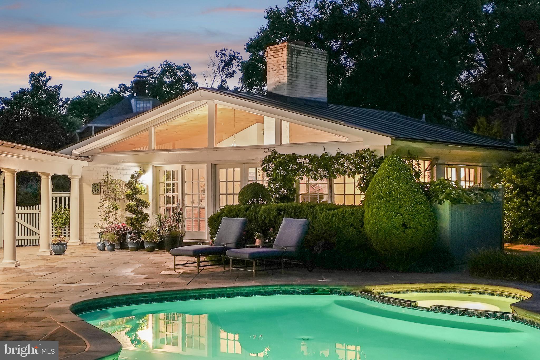 MANSION DRIVE - Residential