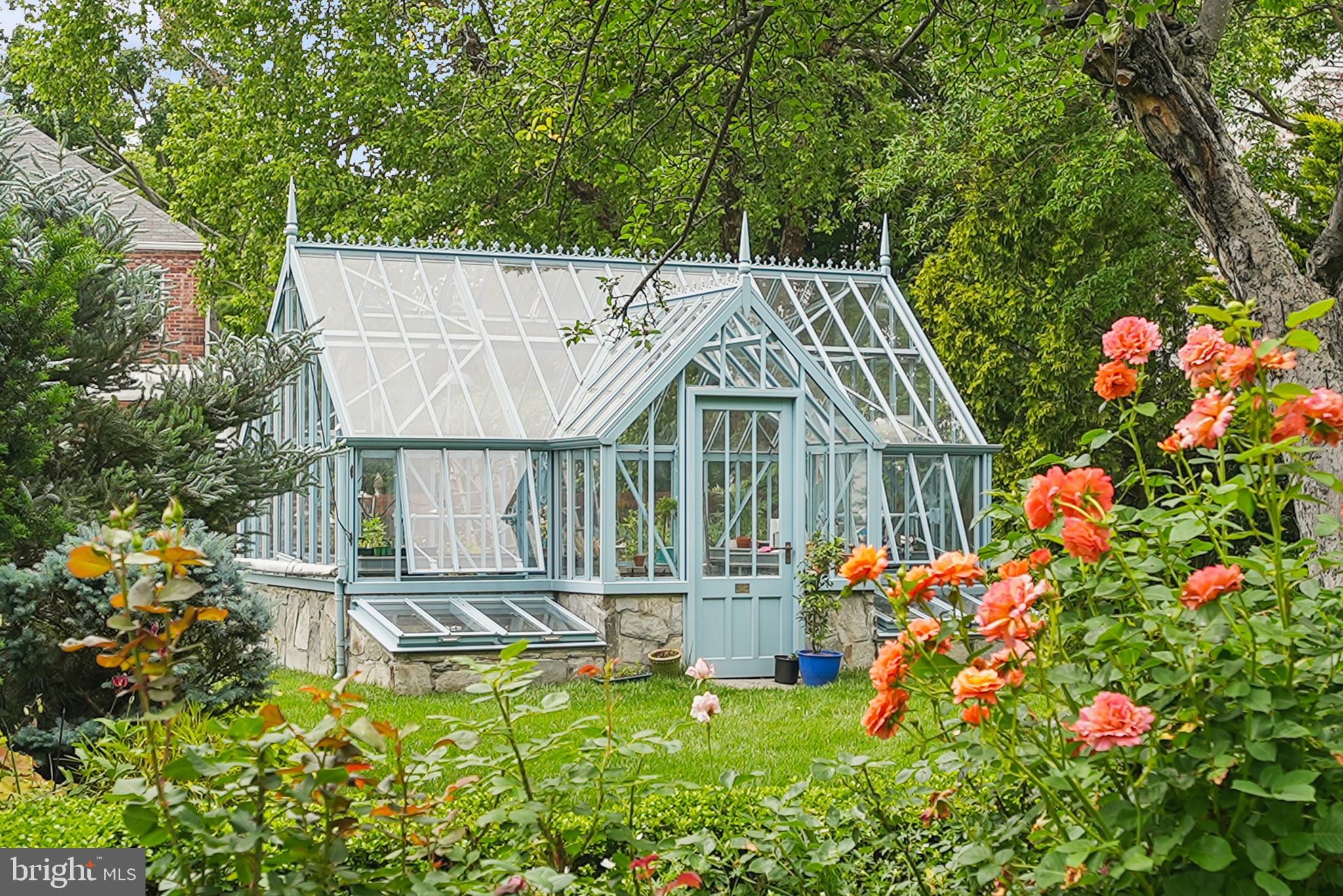 MANSION DRIVE - Residential