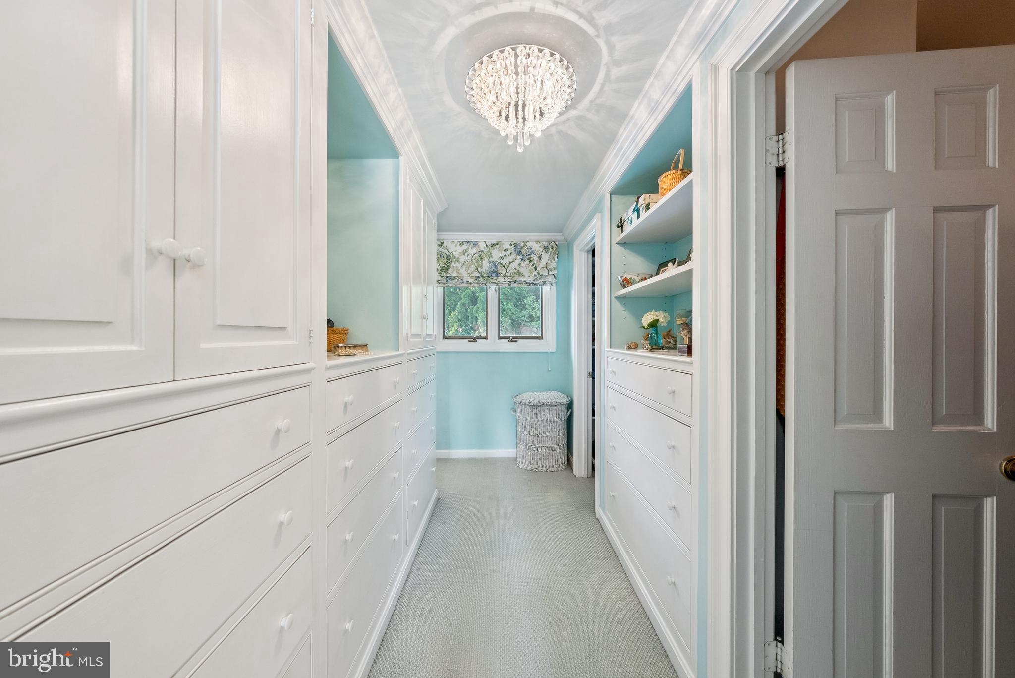 MANSION DRIVE - Residential