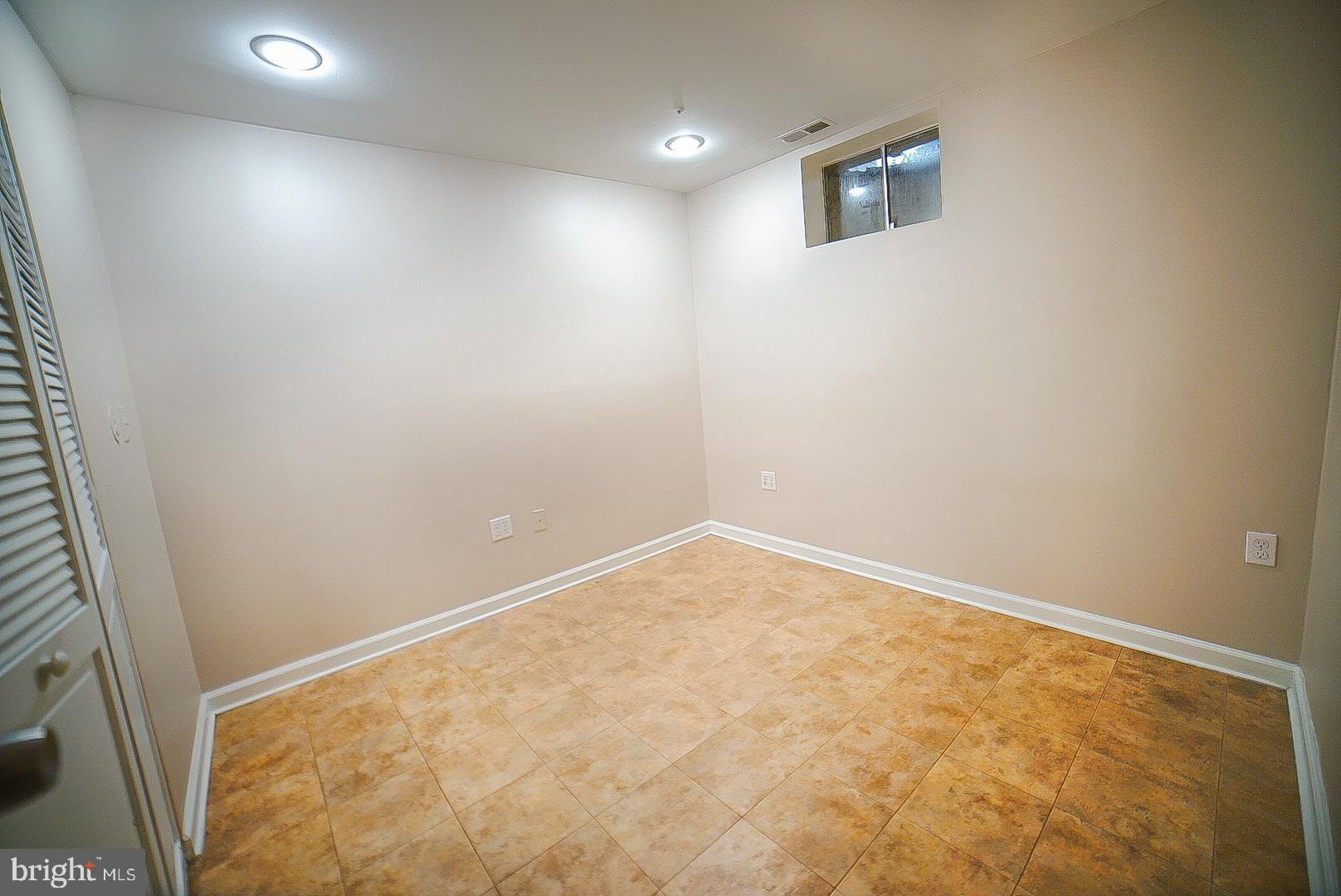 ROBIN MEADOWS - Residential