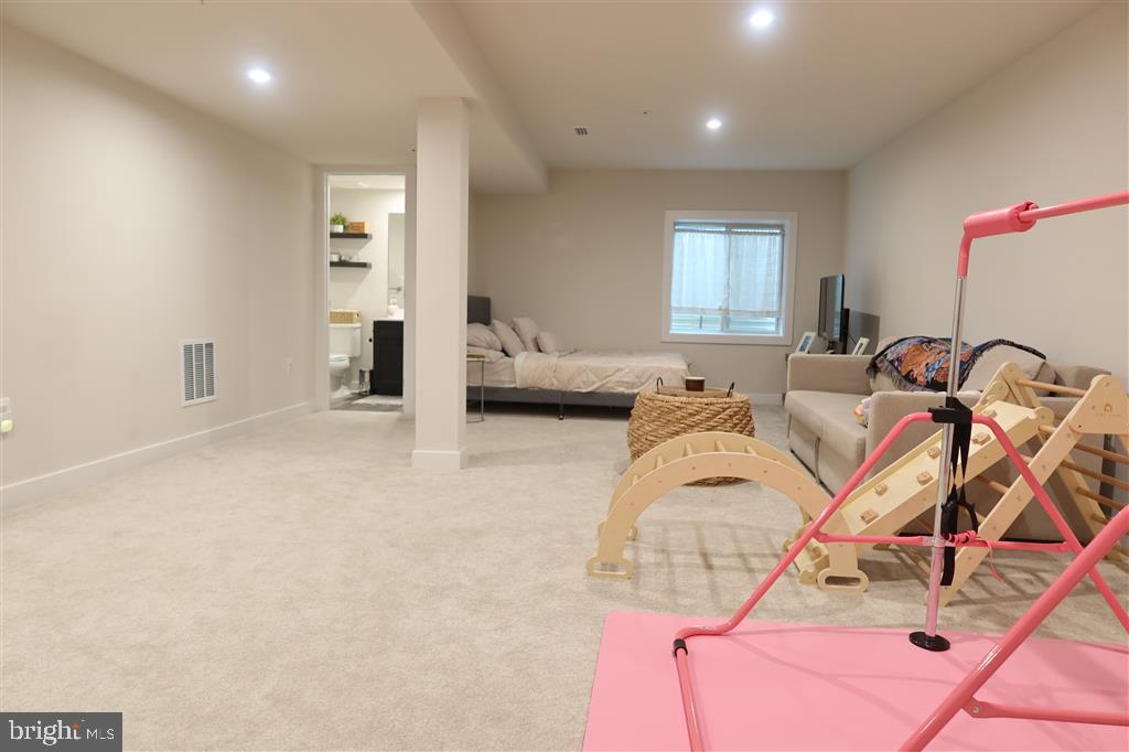 TIMOTHY BRANCH 55+ - Residential