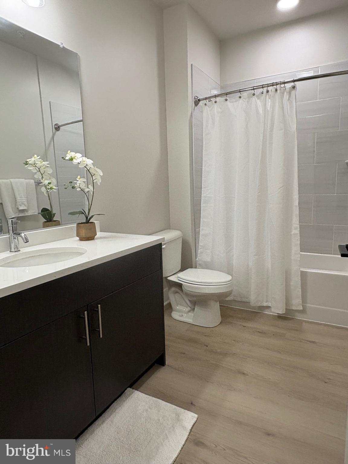 FLATS AT COASTAL STATION - Residential