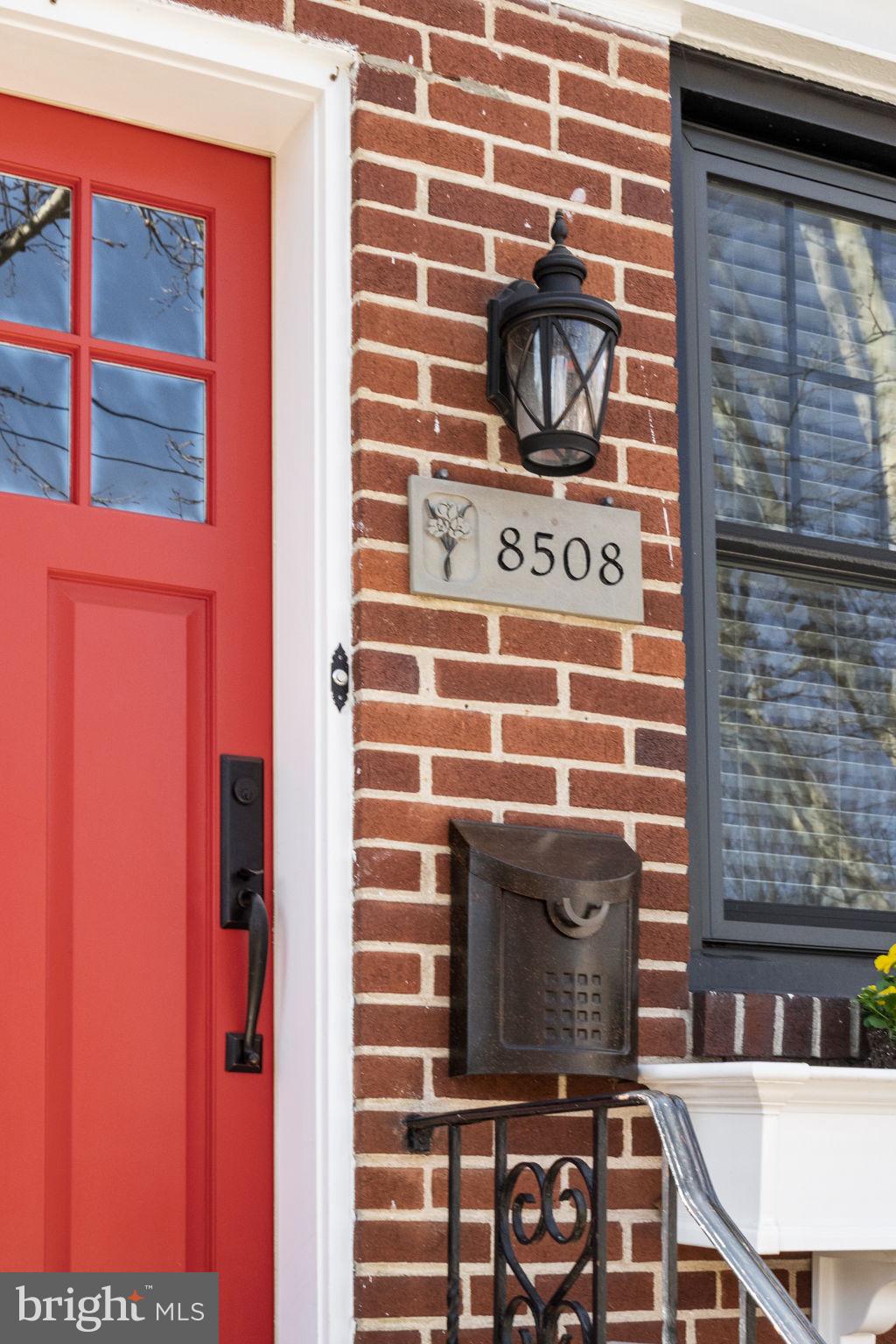 CHESTNUT HILL - Residential