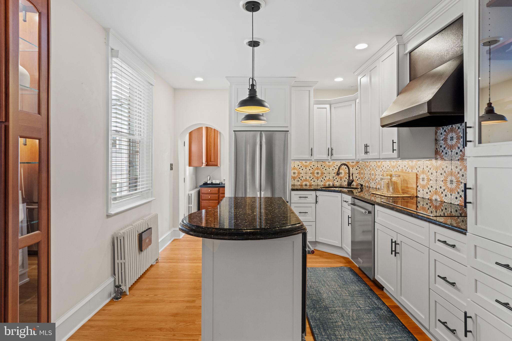 CHESTNUT HILL - Residential