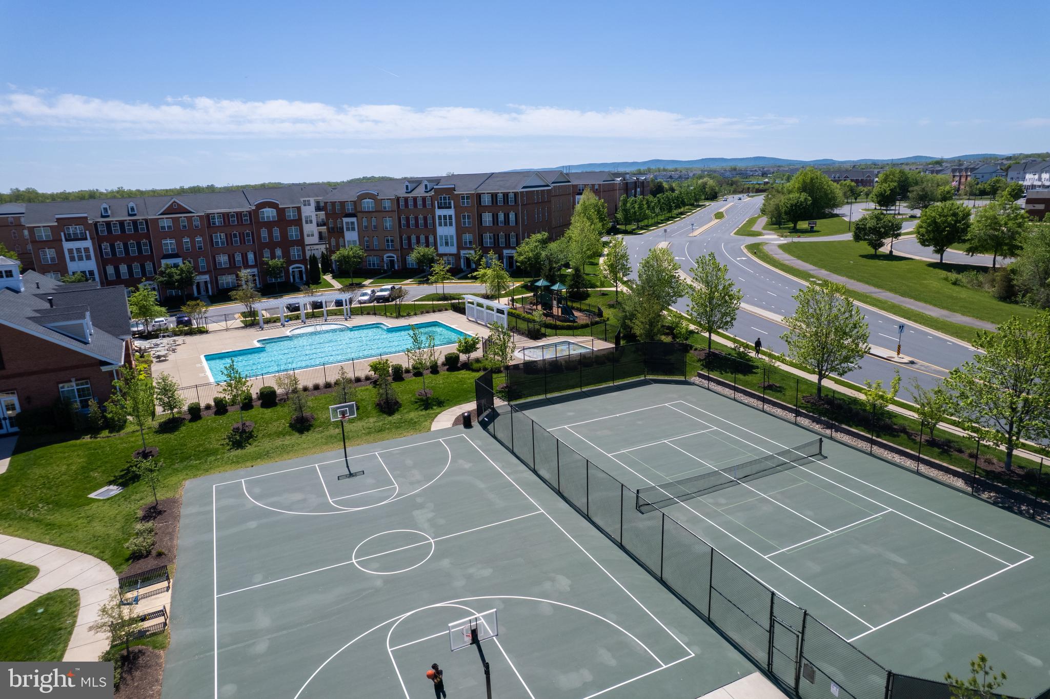 LOUDOUN VALLEY ESTATES 2 - Residential