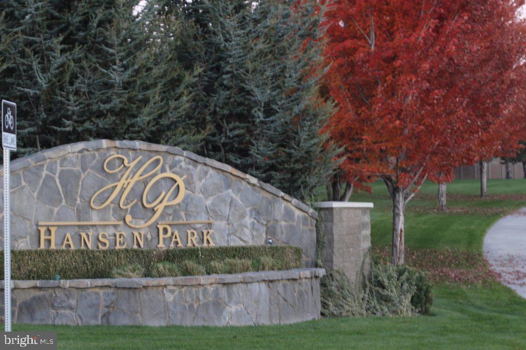 LOUDOUN VALLEY ESTATES 2 - Residential