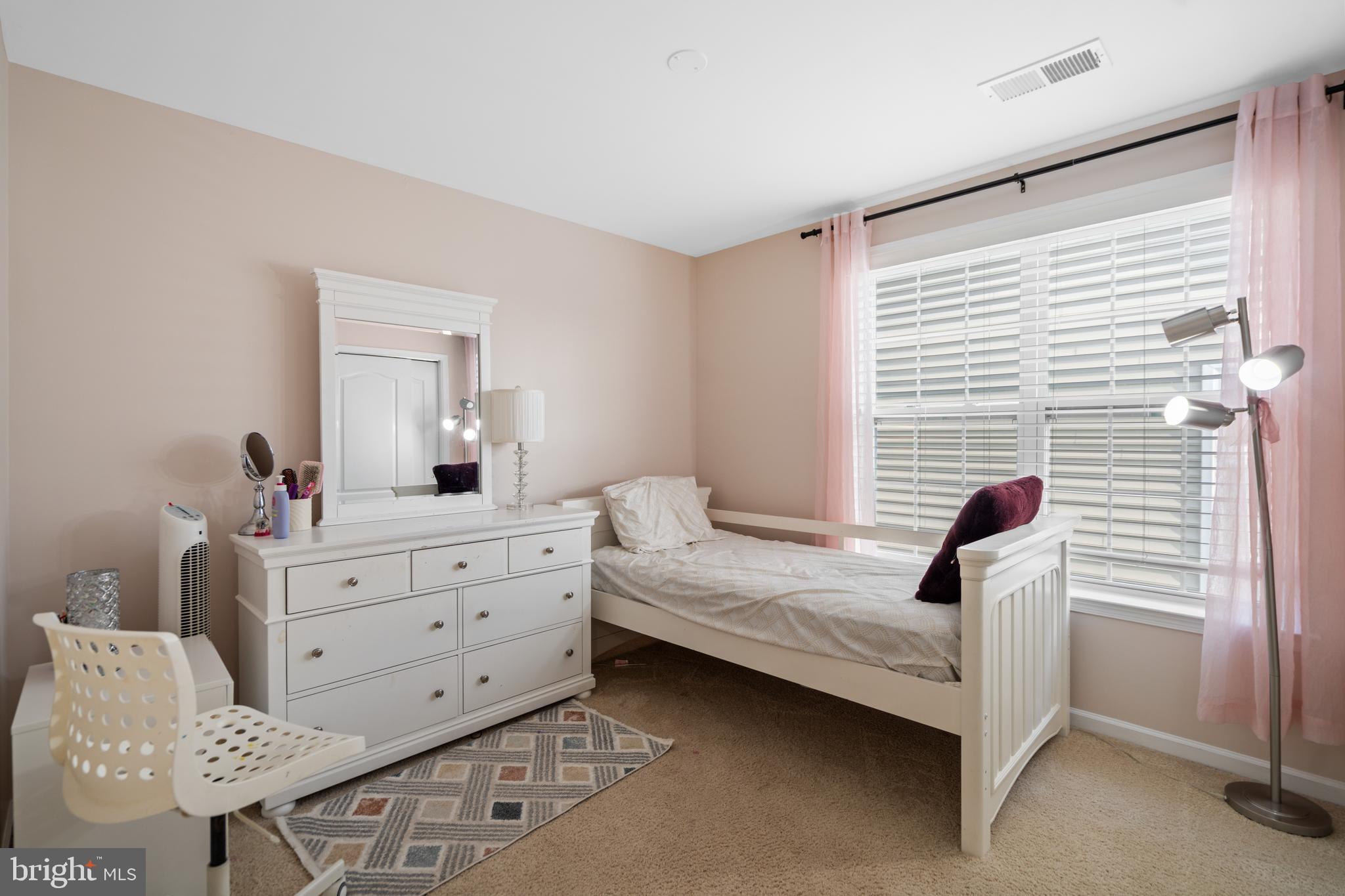 LOUDOUN VALLEY ESTATES 2 - Residential