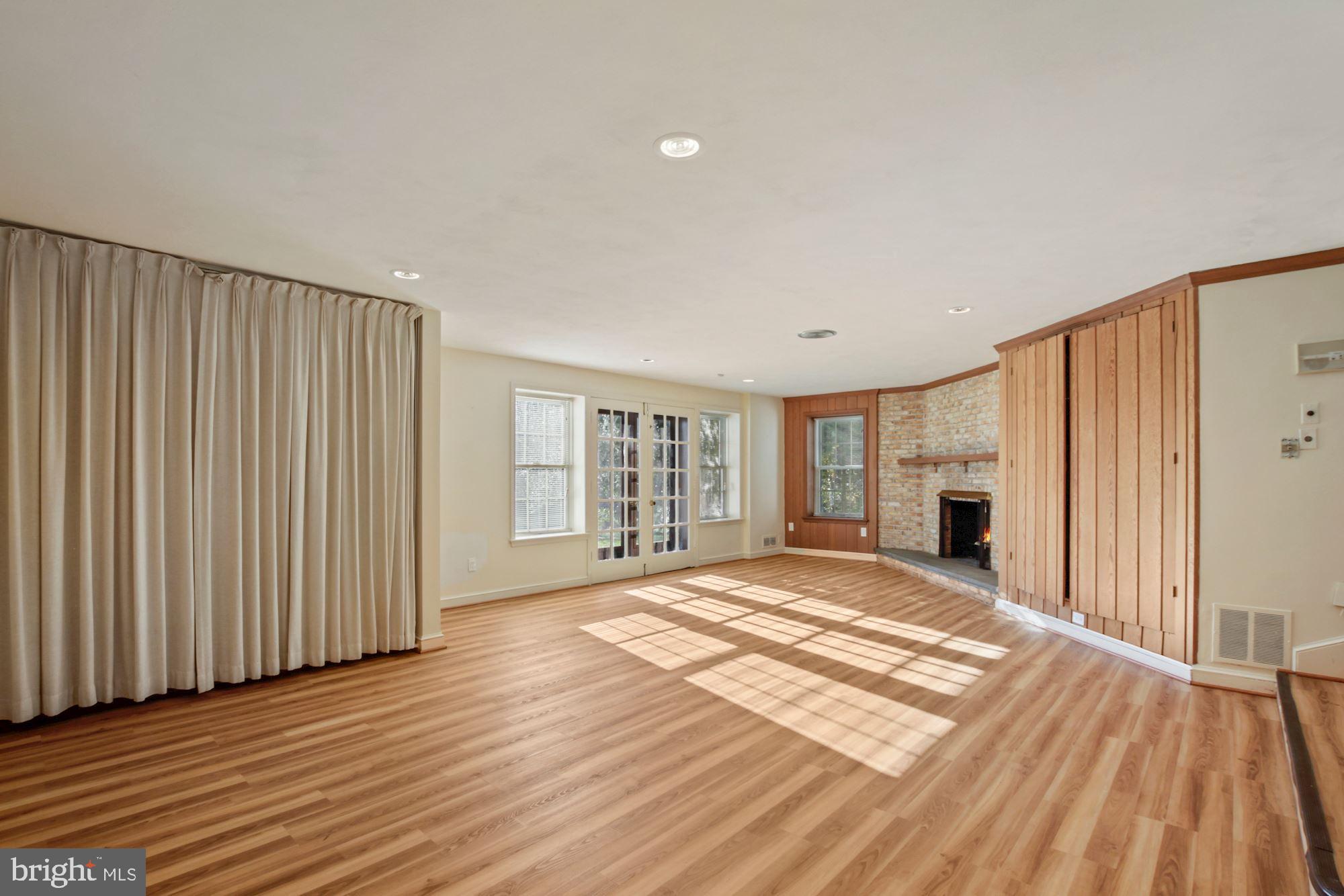 GREAT FALLS ESTATES - Residential