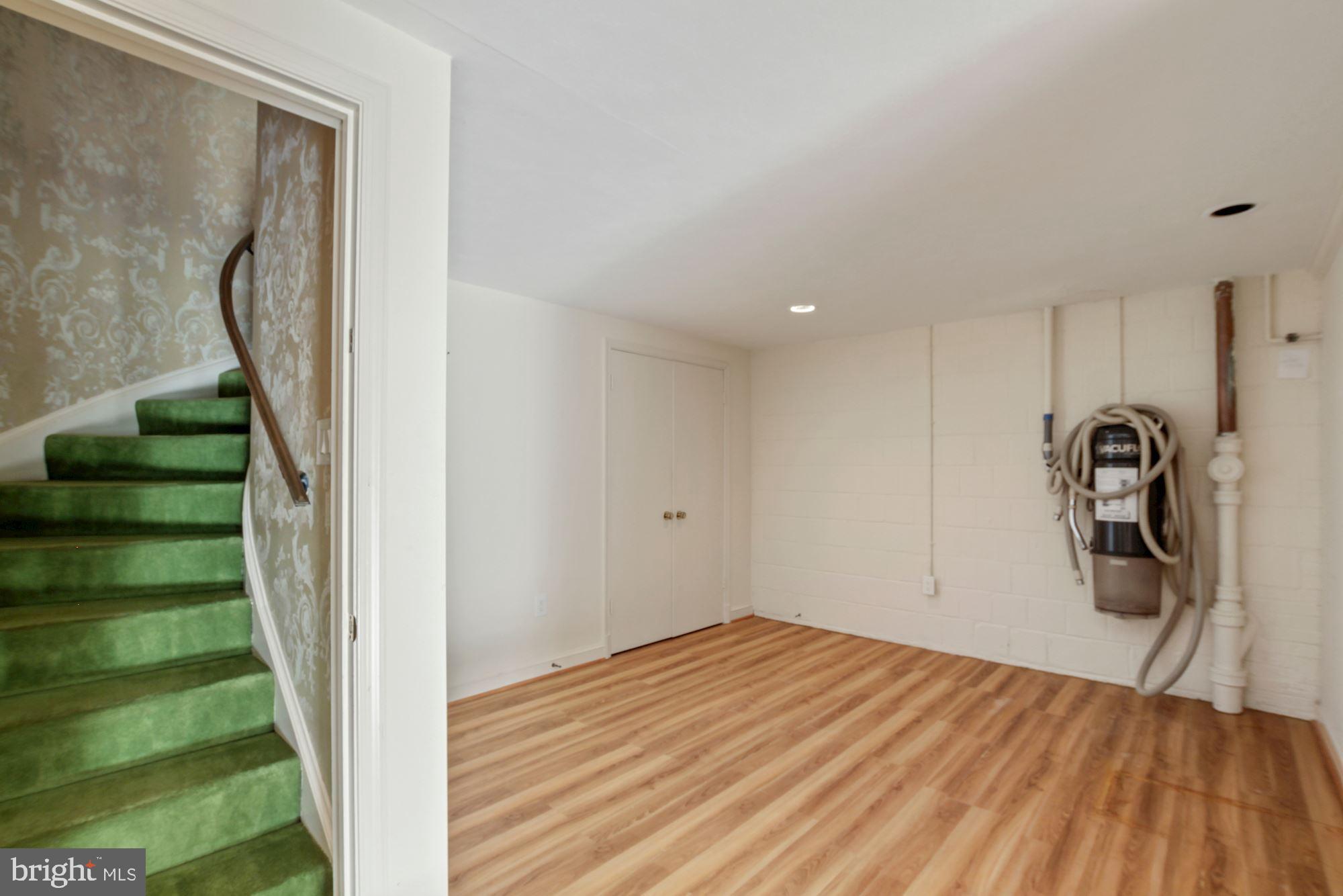 GREAT FALLS ESTATES - Residential