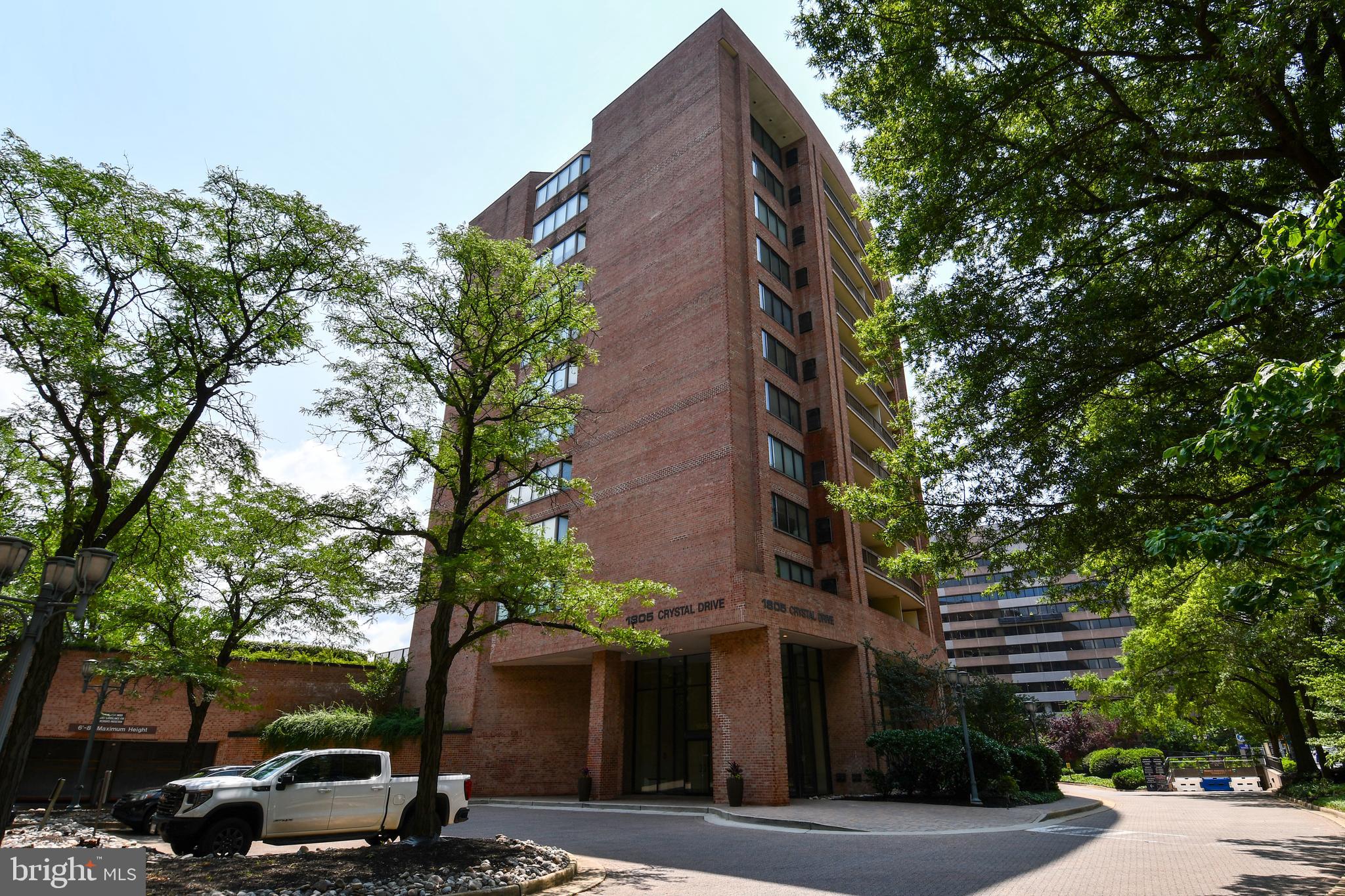 1805 CRYSTAL DRIVE 301S