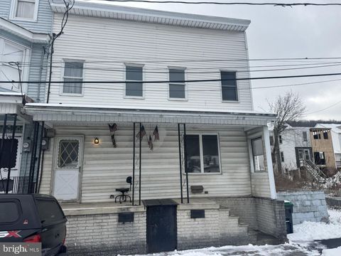 1322 E PINE STREET MAHANOY CITY PA 17948