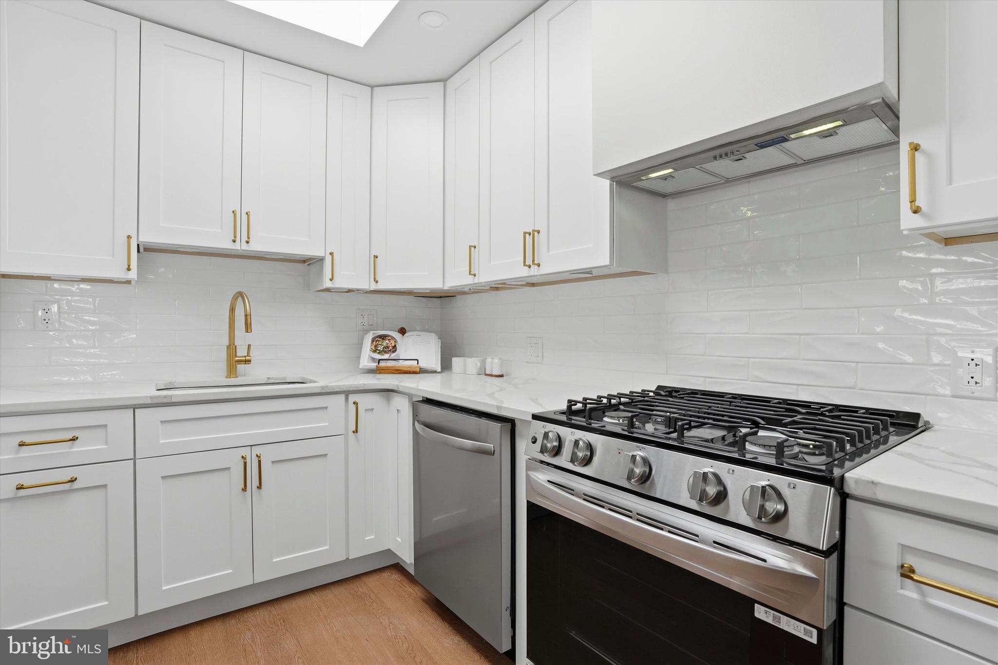 LAWRENCE PARK - Residential