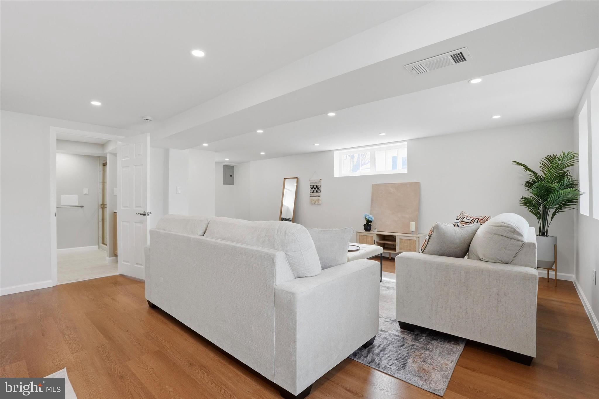 LAWRENCE PARK - Residential