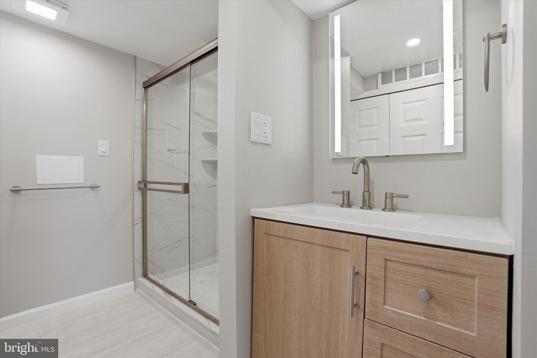 LAWRENCE PARK - Residential