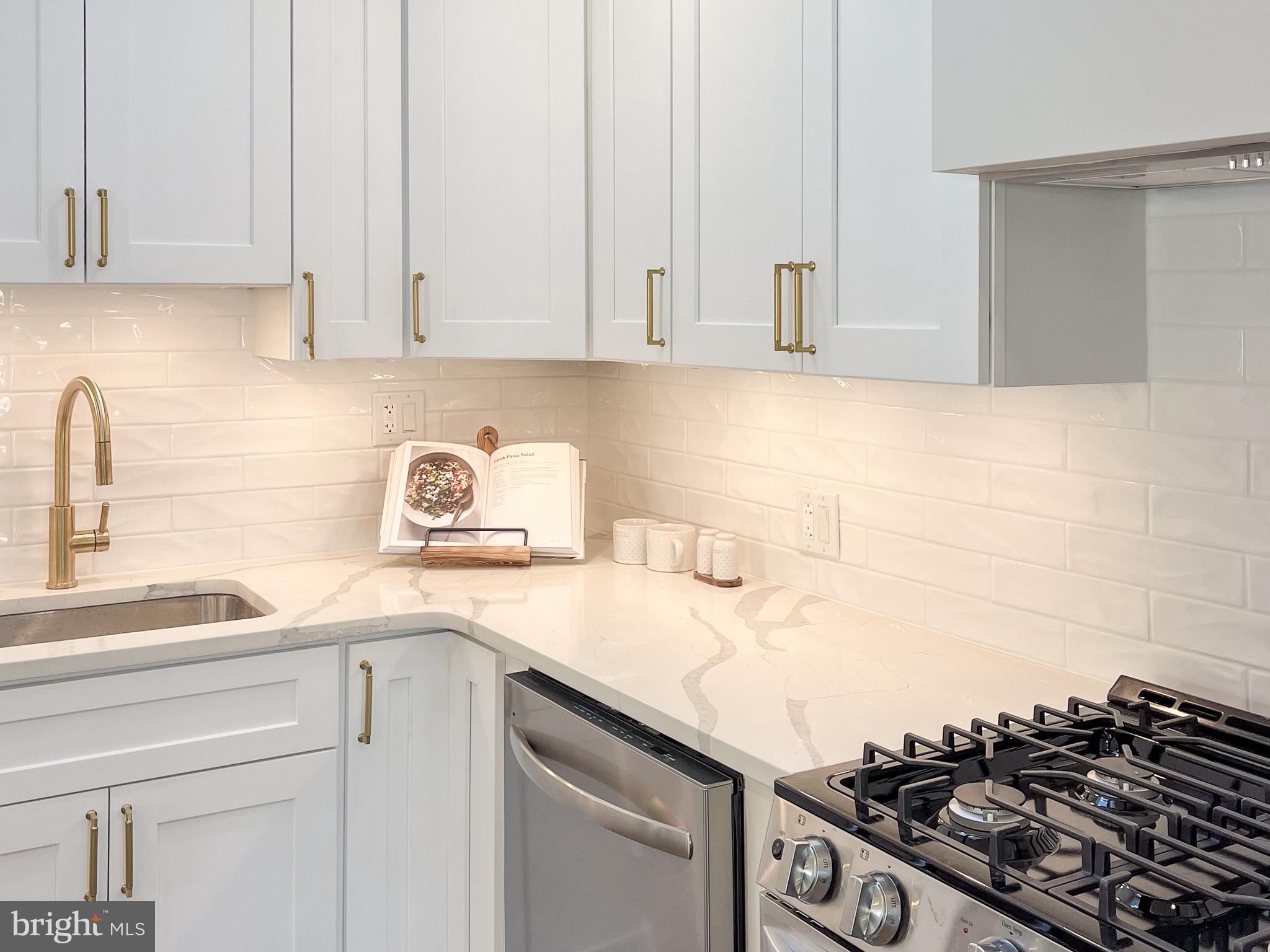 LAWRENCE PARK - Residential