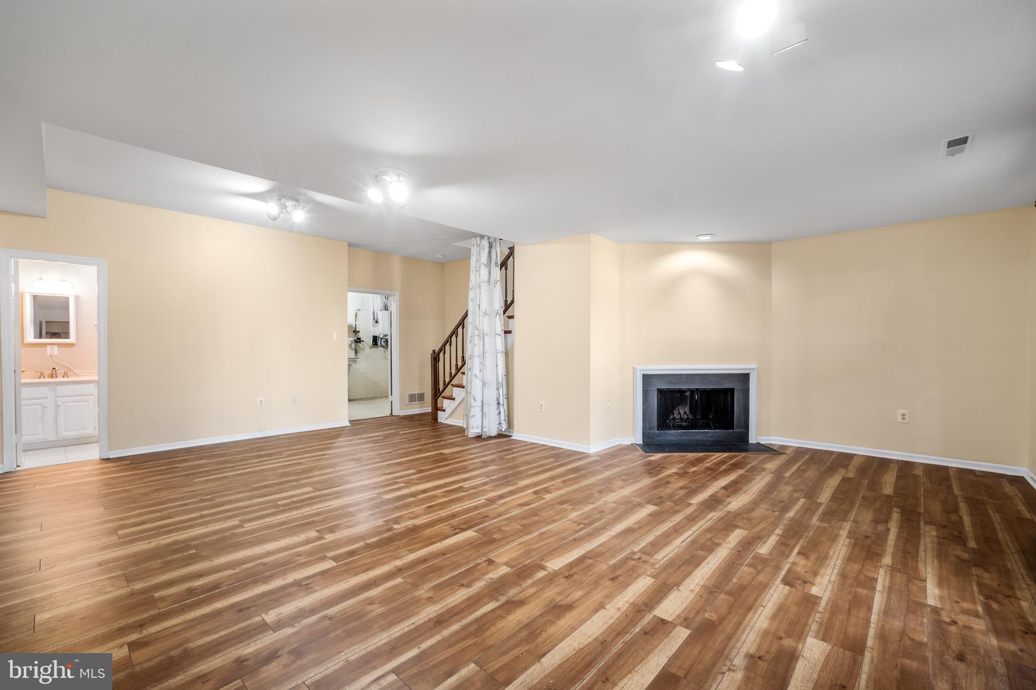 INVERNESS KNOLLS - Residential