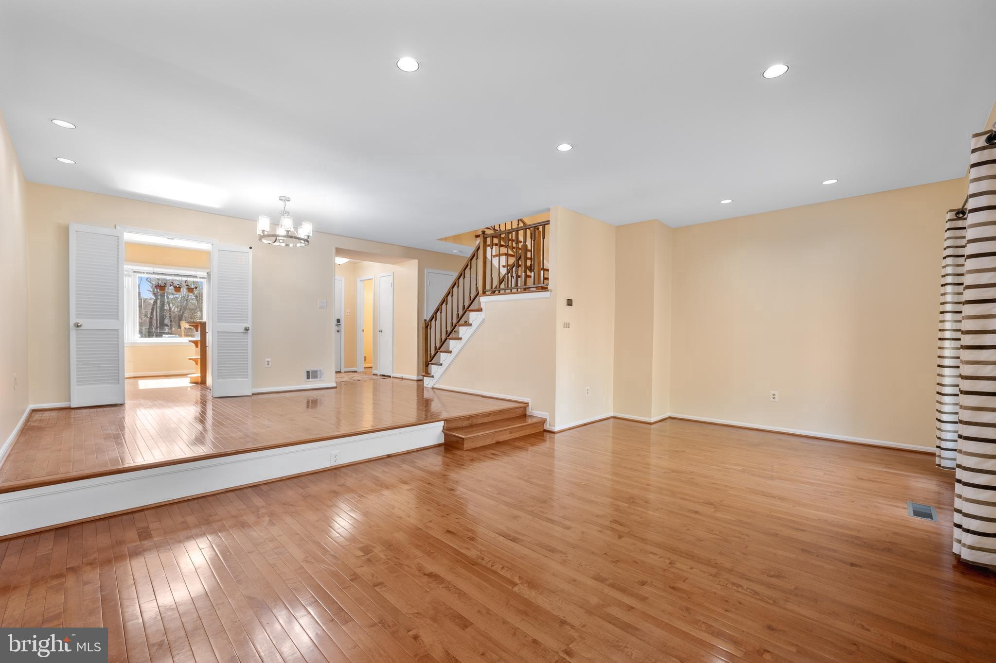 INVERNESS KNOLLS - Residential