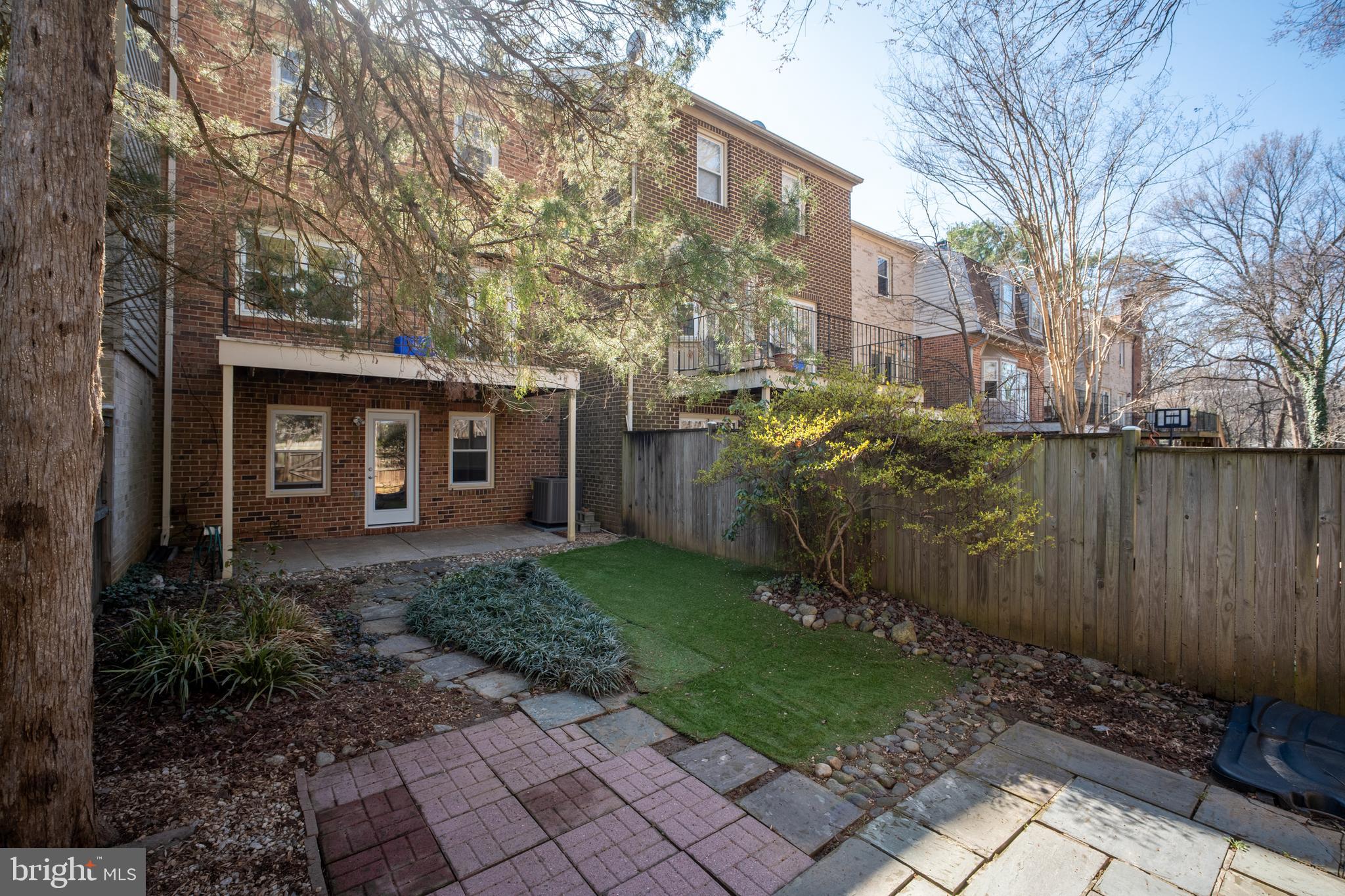 INVERNESS KNOLLS - Residential