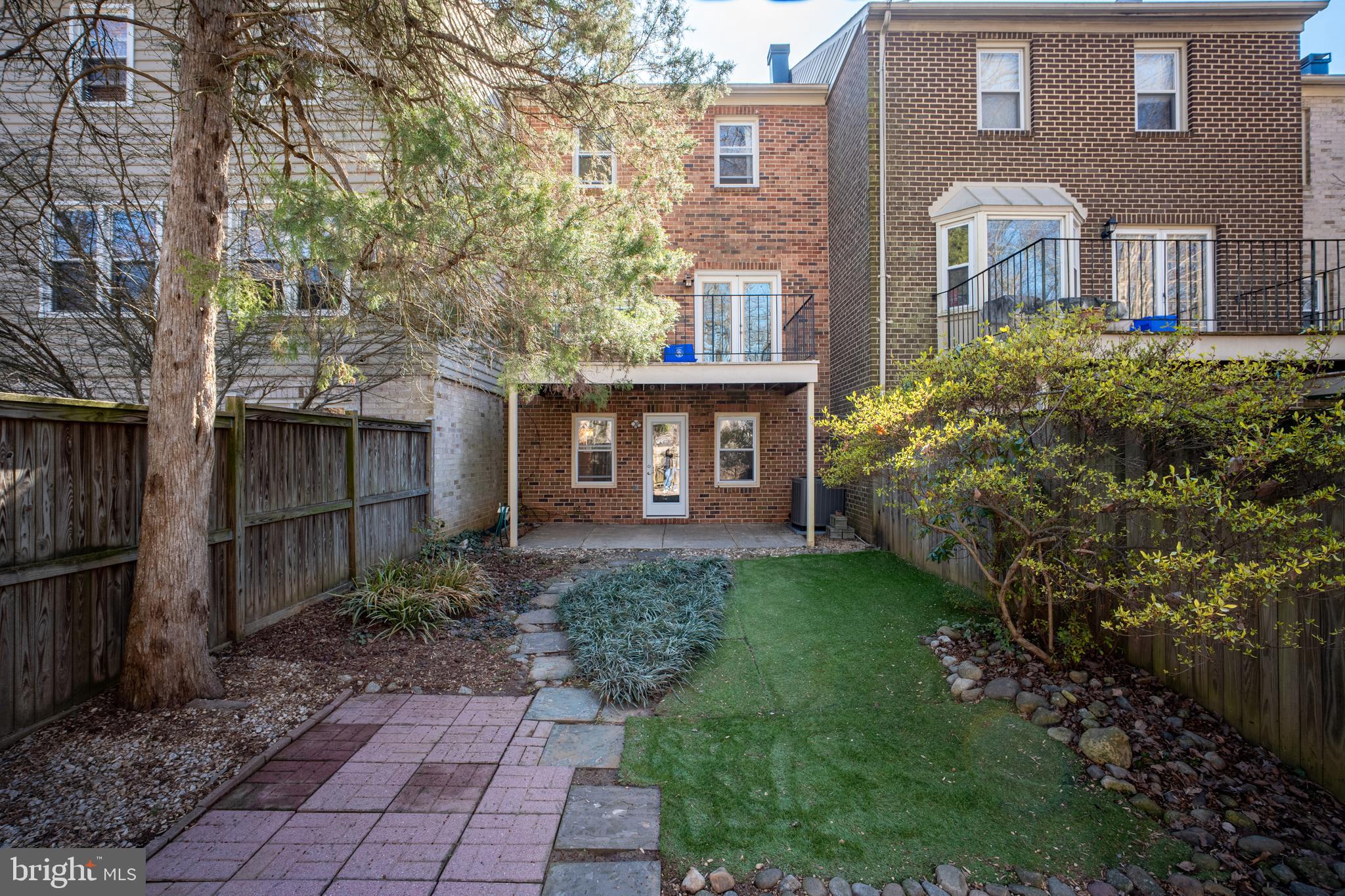 INVERNESS KNOLLS - Residential