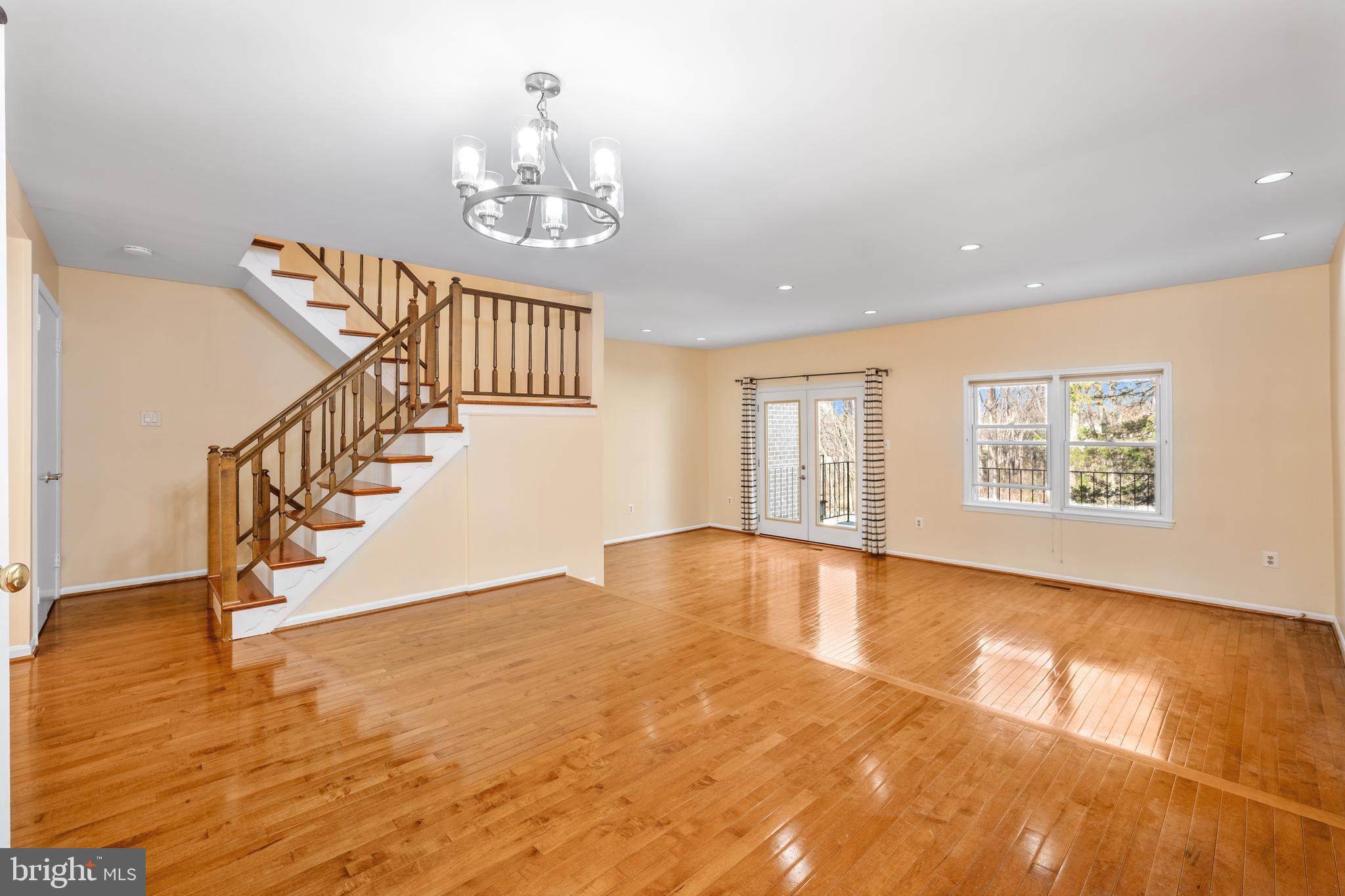 INVERNESS KNOLLS - Residential